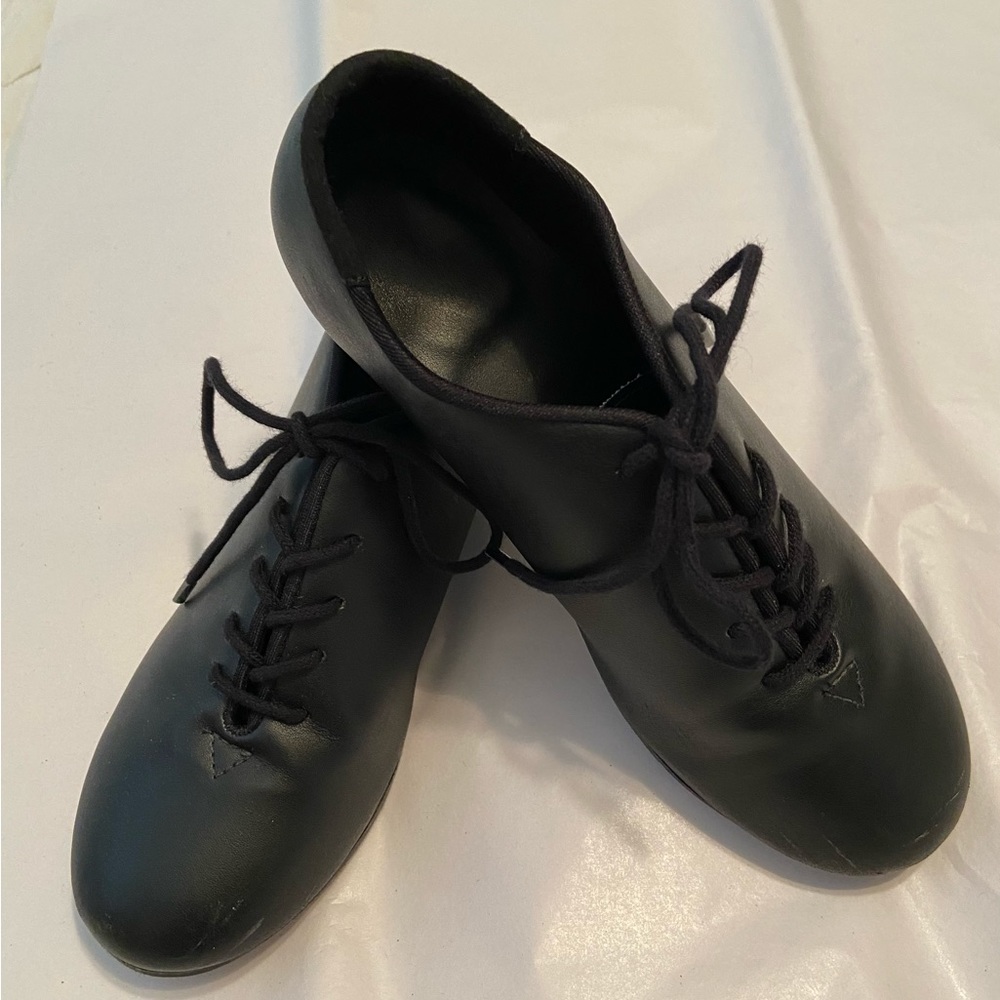 KID’S TAP SHOES by So Dance Size 2 1/2. Excellent condition